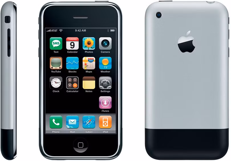 Chiếc iPhone đầu tiên được Steve Jobs giới thiệu ngày 9/1/2007. 