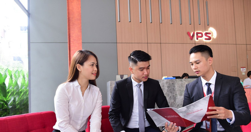 Thị trường chứng khoán Việt Nam đã trải qua nhiều cung bậc thăng trầm chưa từng thấy trong chỉ hơn 1 năm trở lại đây.