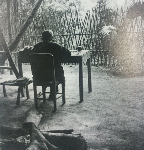 Những hình ảnh về cuộc đời bình dị của Bác ảnh 3