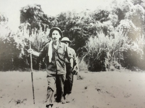 Những hình ảnh về cuộc đời bình dị của Bác ảnh 1