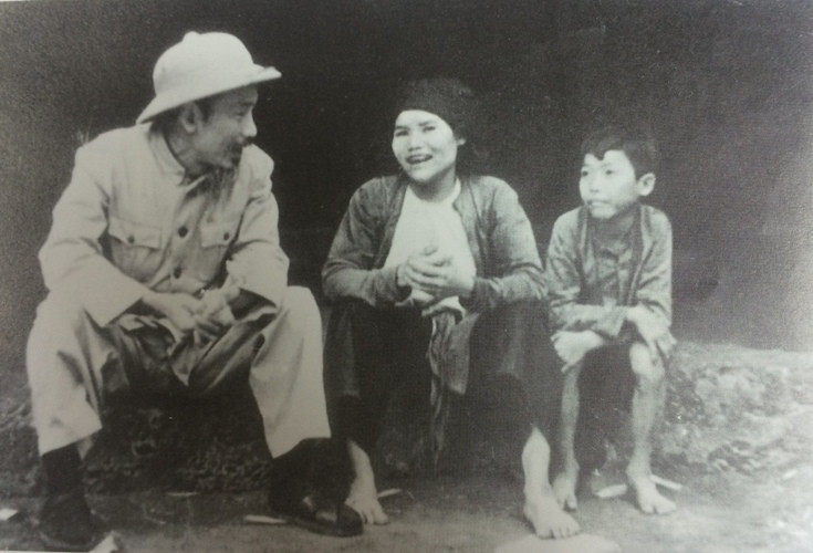 Những hình ảnh về cuộc đời bình dị của Bác ảnh 12