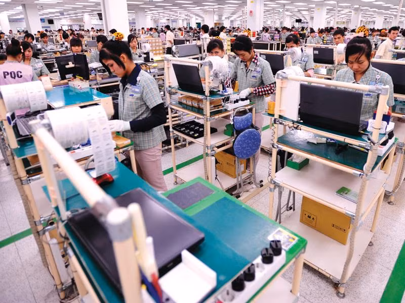 Năm 2016, khu vực FDI vừa bù đắp được nhập siêu của doanh nghiệp trong nước, vừa tạo ra xuất siêu gần 3 tỷ USD, đóng góp 20% GDP. Ảnh: Hà Thanh