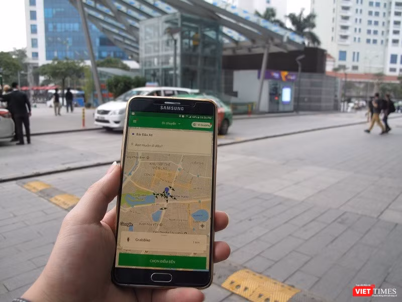 Giám đốc Grab Việt Nam bày tỏ quan ngại khi bị Bộ GTVT áp cơ chế quản lý như taxi truyền thống.