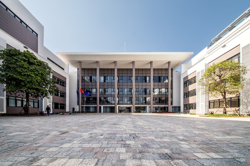 Đi vào hoạt động từ tháng 1/2018, trường phổ thông liên cấp Vinschool The Harmony là môi trường giáo dục tiên tiến được nhiều cư dân Vinhomes Riverside như anh Việt lựa chọn