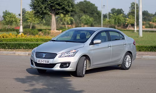 Suzuki Ciaz mới vào Việt Nam nên vẫn chưa tạo nhiều dấu ấn.