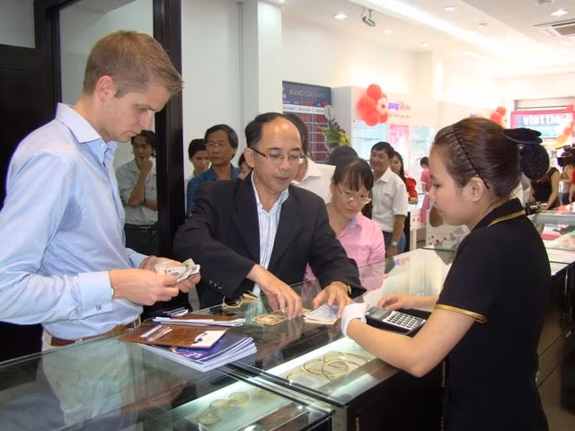 Hiện nay, hành lang pháp lý đối với việc bảo đảm bằng tài sản của người thứ ba còn chưa thực sự rõ ràng, ổn định