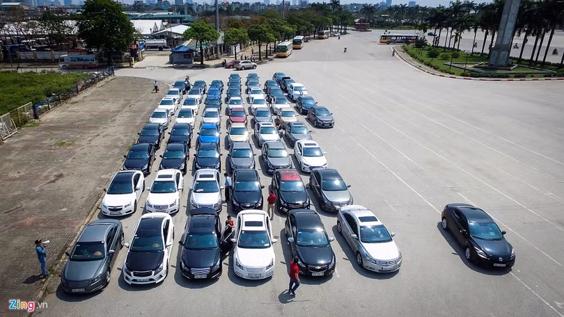 Buổi gặp gỡ của Cruze Club thu hút các thành viên từ những tỉnh thành phía bắc và khu vực Bắc Trung Bộ. Sau khi hội quân ở sân vận động quốc gia Mỹ Đình, đoàn cùng nhau di chuyển về hòa Bình. Ảnh:Cruze Club. Buổi gặp gỡ của Cruze Club thu hút các thành viên từ những tỉnh thành phía bắc và khu vực Bắc Trung Bộ. Sau khi hội quân ở sân vận động quốc gia Mỹ Đình, đoàn cùng nhau di chuyển về hòa Bình. Ảnh:Cruze Club.