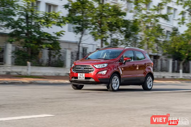 Chạy trong phố, EcoSport 1.0 AT Titanium cũng không tiết kiệm như nhiều người nghĩ.