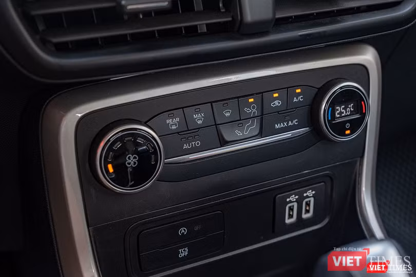 Hệ thống tự động ngắt nổ động cơ thông minh Auto Start Stop chỉ có mặt trên phiên bản EcoSport 1.0 AT Titanium.