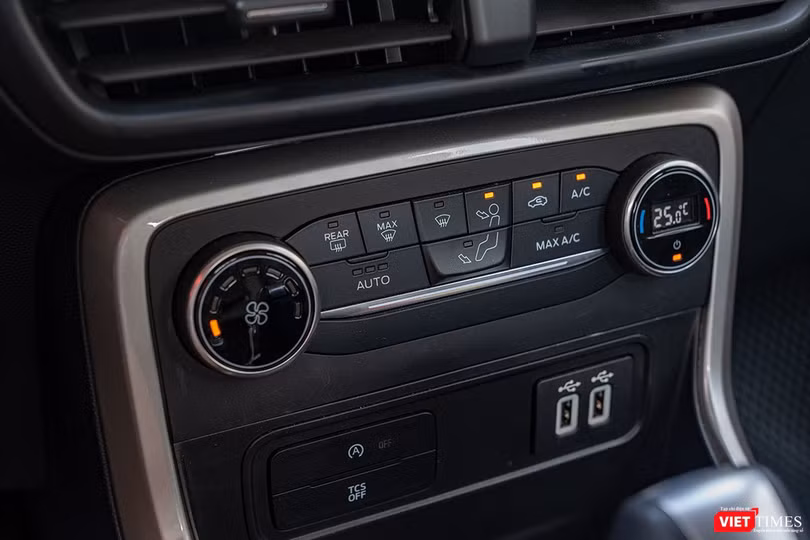 Hệ thống tự động ngắt nổ động cơ thông minh Auto Start Stop chỉ có mặt trên phiên bản EcoSport 1.0 AT Titanium. Hệ thống tự động ngắt nổ động cơ thông minh Auto Start Stop chỉ có mặt trên phiên bản EcoSport 1.0 AT Titanium.