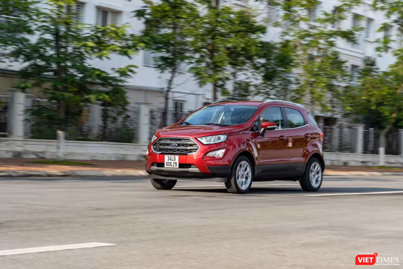 Chạy trong phố, EcoSport 1.0 AT Titanium cũng không tiết kiệm như nhiều người nghĩ. Chạy trong phố, EcoSport 1.0 AT Titanium cũng không tiết kiệm như nhiều người nghĩ.