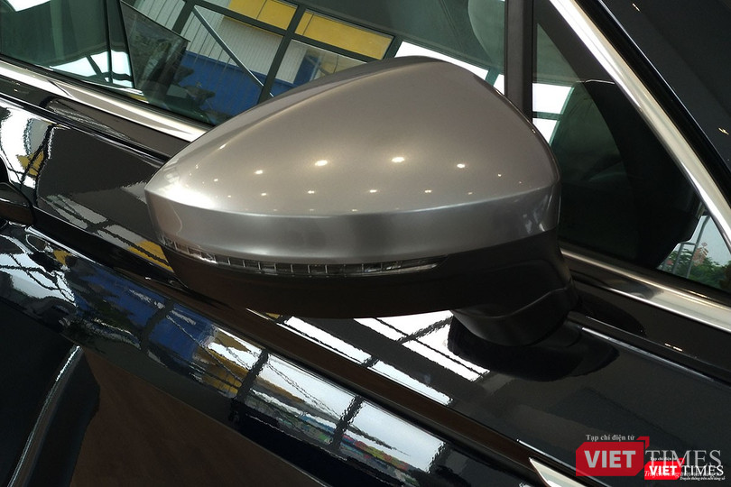 Gương chiếu hậu chỉnh, sưởi điện, tích hợp đèn LED báo rẽ tuy nhiên tính năng gập điện sẽ được cung cấp dưới dạng tùy chọn.