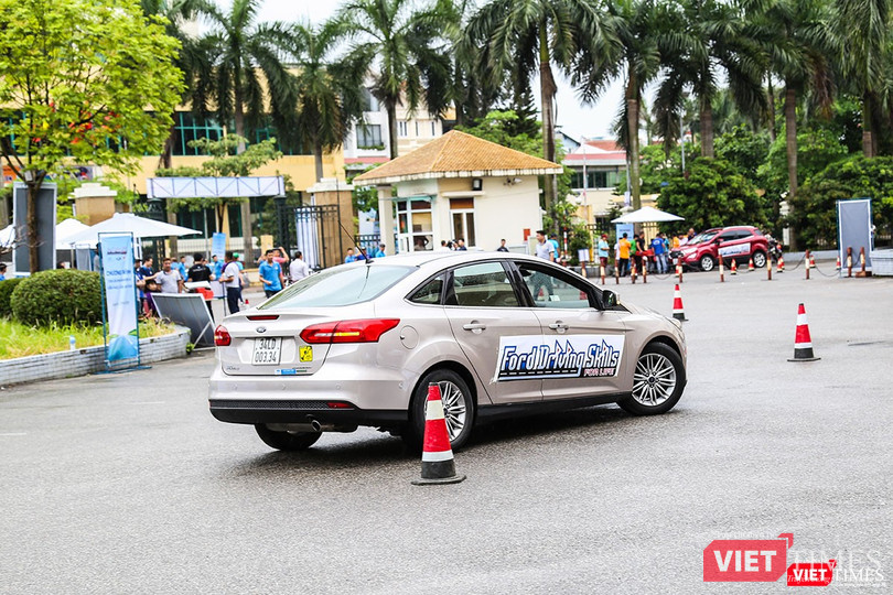 Các tình huống trong chương trình nhấn mạnh vào các điều kiện lái xe tiềm ẩn nhiều nguy cơ tai nạn. Các tình huống trong chương trình nhấn mạnh vào các điều kiện lái xe tiềm ẩn nhiều nguy cơ tai nạn.