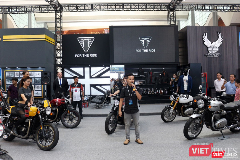 Để thu hút sự chú ý của khách tham quan, ban tổ chức dành một diện tích của tiền sảnh bên trong để làm khu vực trưng bày cho 4 thương hiệu xe mô tô nhập khẩu