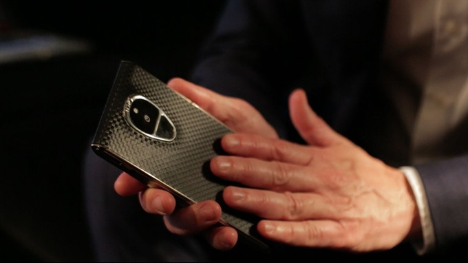 Những điện thoại xa xỉ, giá trăm triệu đồng ở Việt Nam ảnh 2 Những điện thoại xa xỉ, giá trăm triệu đồng ở Việt Nam ảnh 2