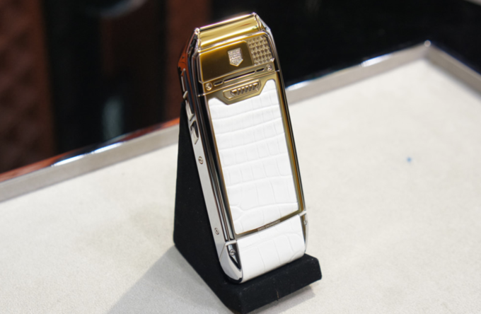 Những điện thoại xa xỉ, giá trăm triệu đồng ở Việt Nam ảnh 3 Những điện thoại xa xỉ, giá trăm triệu đồng ở Việt Nam ảnh 3