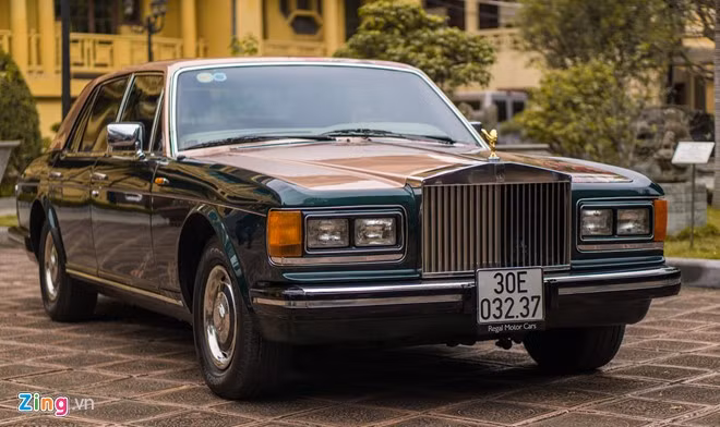 Chiếc Rolls-Royce mang nước sơn xanh hợp mệnh của ông Đoàn Hiếu Minh. Ảnh:Hồng Quân.