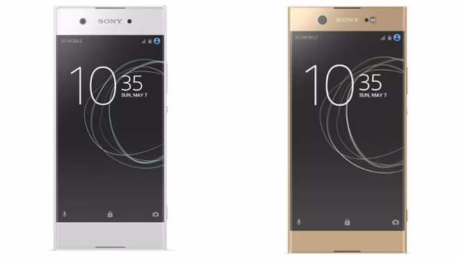 Di động Sony Xperia XA1 (trái) được nâng cấp phần cứng hỗ trợ selfie so với đàn anh trước đó. Ảnh:Sony.