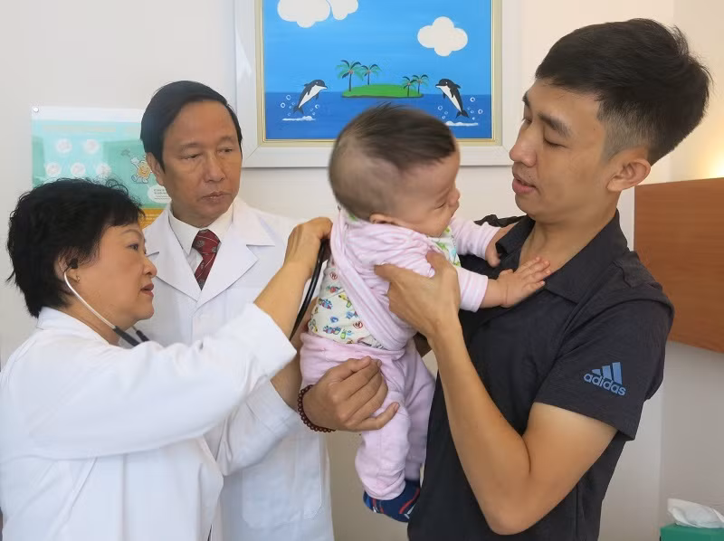 Kết quả chụp CT phổi lồng ngực và khám giữa tháng 12/2017 của Hoàng Thiên cho thấy phổi bé gần như trở về bình thường.