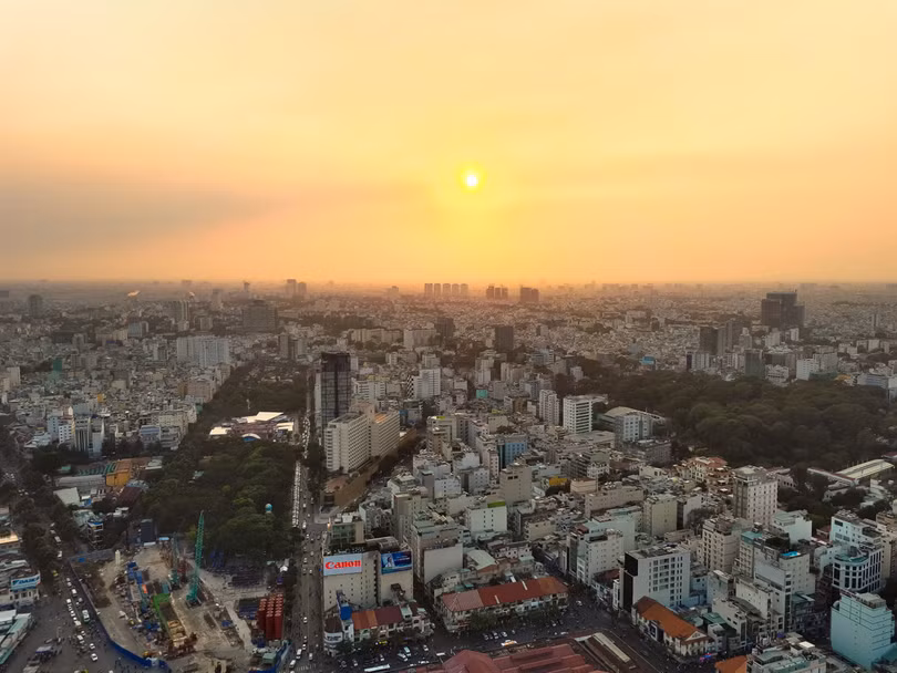 Người dùng sẽ có thể thoải mái chụp ngược sáng để bắt khoảnh khắc chiều hoàng hôn hay sớm bình minh của Sài Gòn, mà không phải lo hiện tượng vùng sáng bị loá và vùng tối bị mất chi tiết. - Ảnh: Phạm An Dương