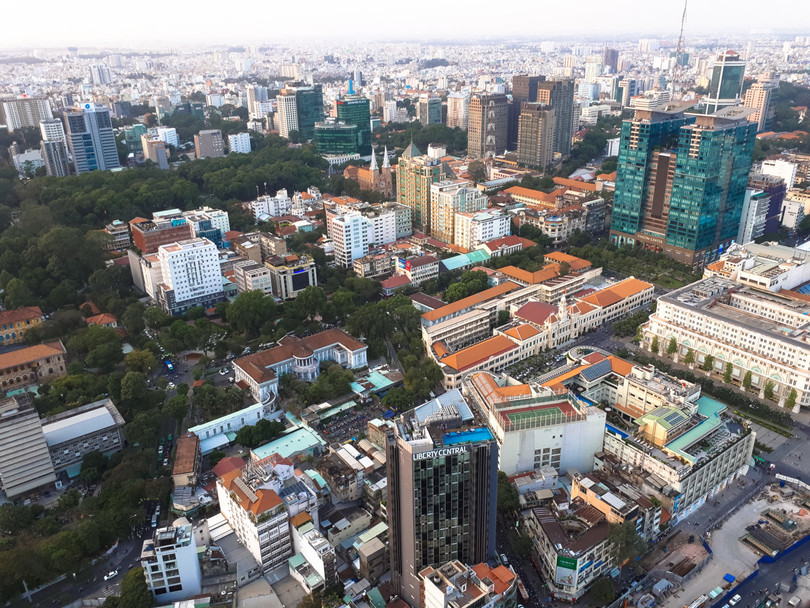 Trong điều kiện đủ sáng, Galaxy A 2017 thể hiện “phong độ” vô cùng ổn định, khi chỉ với chế độ Auto người dùng đã có thể nhanh chóng lấy nét và sỡ hữu những tấm hình ưng ý với độ tương phản và nổi khối tốt, cân bằng trắng hoàn hảo. Độ tương phản màu sắc 