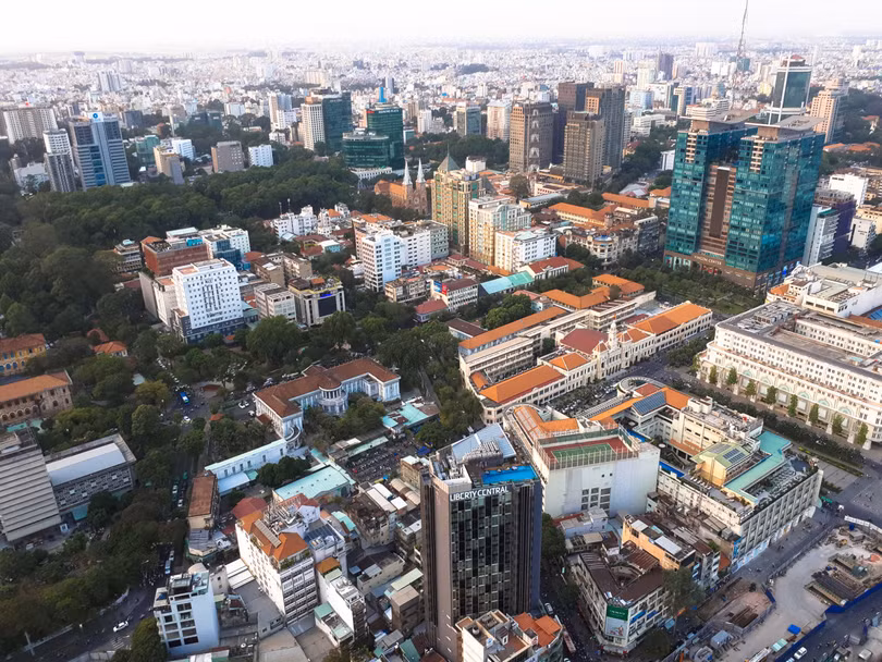 Trong điều kiện đủ sáng, Galaxy A 2017 thể hiện “phong độ” vô cùng ổn định, khi chỉ với chế độ Auto người dùng đã có thể nhanh chóng lấy nét và sỡ hữu những tấm hình ưng ý với độ tương phản và nổi khối tốt, cân bằng trắng hoàn hảo. Độ tương phản màu sắc 