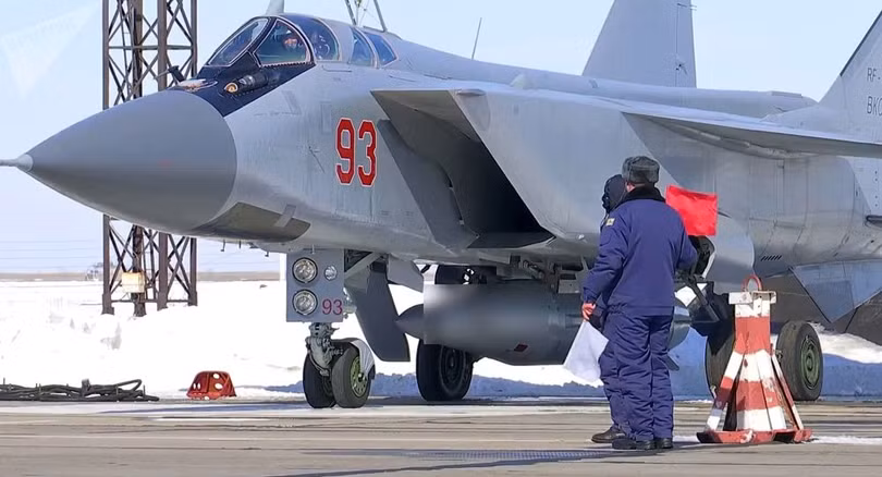 Phi cơ MIG 31 trong cuộc bắn thử tên lửa siêu thanh của hệ thống "Kinzhal” 