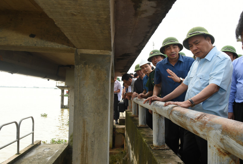 Mưa lũ kỷ lục khiến nhiều tỉnh thiệt hại nặng, hơn 70 người chết và mất tích ảnh 2
