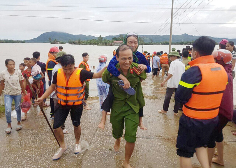 Mưa lũ kỷ lục khiến nhiều tỉnh thiệt hại nặng, hơn 70 người chết và mất tích ảnh 3