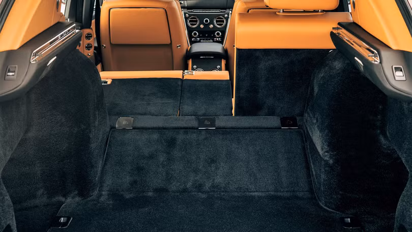 Rolls-Royce Cullinan 2018: Chiếc SUV siêu sang đáng mong đợi của năm 2018 ảnh 19