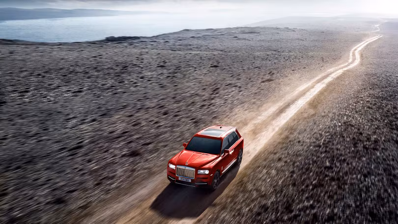 Rolls-Royce Cullinan 2018: Chiếc SUV siêu sang đáng mong đợi của năm 2018 ảnh 2