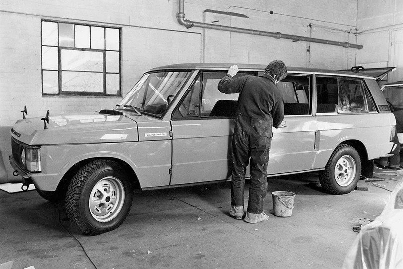 Nhìn lại 70 năm lịch sử của Land Rover qua từng tấm hình ảnh 23