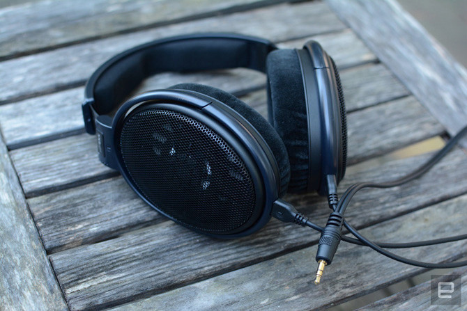 Tiếp theo những siêu phẩm như Fostex TH-X00 và Grace Design M9xx, Massdrop lại tiếp tục mang tới nhiều mẫu tai nghe đỉnh cao cho cộng đồng Audiophile.
