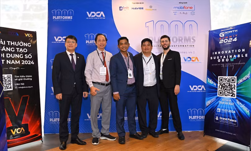 Các đại biểu, khách mời tham dự sự kiện công bố “1.000 Platforms Digital Transformation”