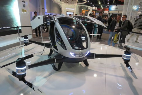 Cuộc đua taxi bay ảnh 1