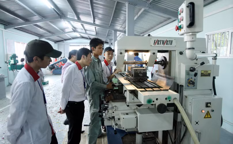 Chiến lược Phát triển khoa học và công nghệ cải thiện đáng kể vị thế của khoa học và công nghệ Việt Nam trong khu vực và thế giới.