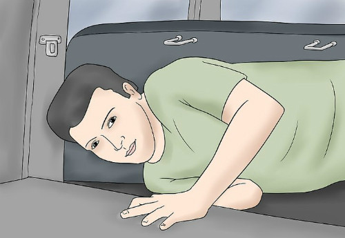 4 cách 'cạy cửa' ôtô trong trường hợp khẩn cấp ảnh 11