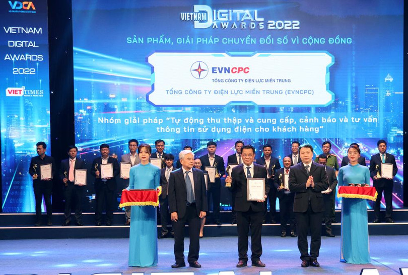 Tổng công ty Điện lực miền Trung (EVNCPC) được vinh danh ở hạng mục "Sản phẩm, giải pháp chuyển đổi số vì cộng đồng"