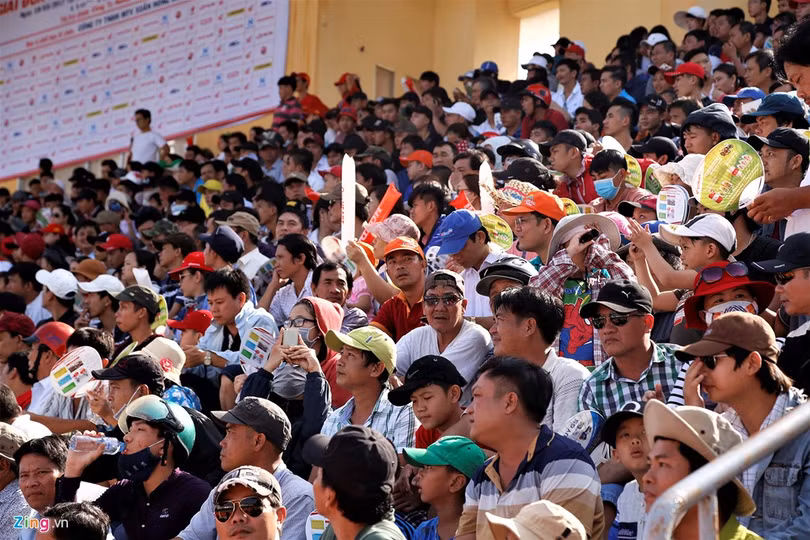 Nghìn người xem đua xe Honda chặng cuối tại Phú Yên ảnh 3 Nghìn người xem đua xe Honda chặng cuối tại Phú Yên ảnh 3