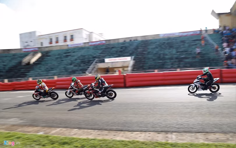 Nghìn người xem đua xe Honda chặng cuối tại Phú Yên ảnh 10 Nghìn người xem đua xe Honda chặng cuối tại Phú Yên ảnh 10