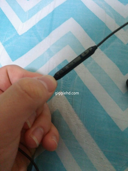 Ảnh thực thế tai nghe AKG của Galaxy S8 ảnh 5