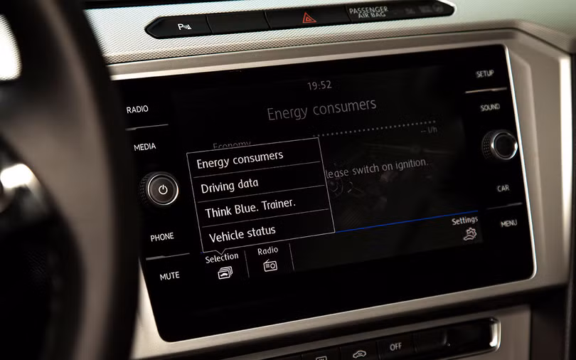 Hệ thống giải trí màn hình cảm ứng cỡ lớn 8 inch