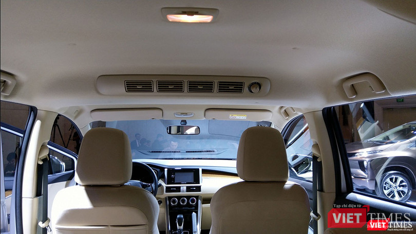 Dàn lạnh thứ 2 giúp làm mát cho hành khách ngồi ở hai hàng ghế phía sau