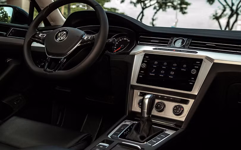 Vô lăng 3 chấu tự động thu lại khi va chạm