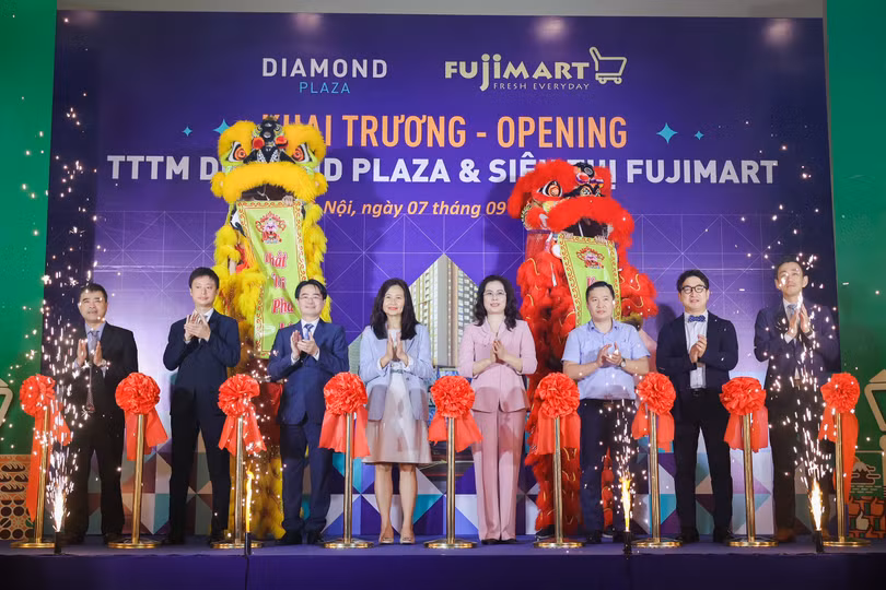 Anh 1 Diamond Plaza.JPG