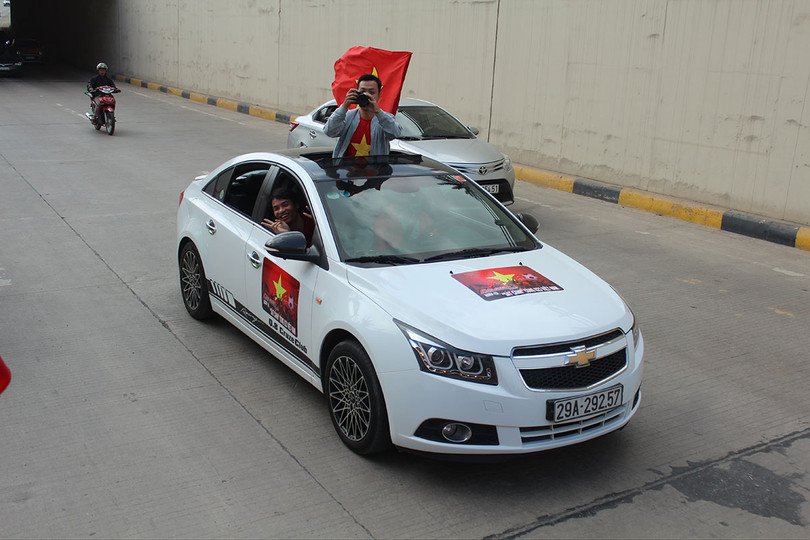 Hàng chục Chervolet Cruze cùng diễu hành truyền lửa cho U23 Việt Nam ảnh 7