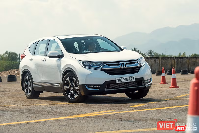 Mẫu CR-V mới bị đội giá cả trăm triệu đồng so với giá mà Honda Việt Nam công bố trước đó
