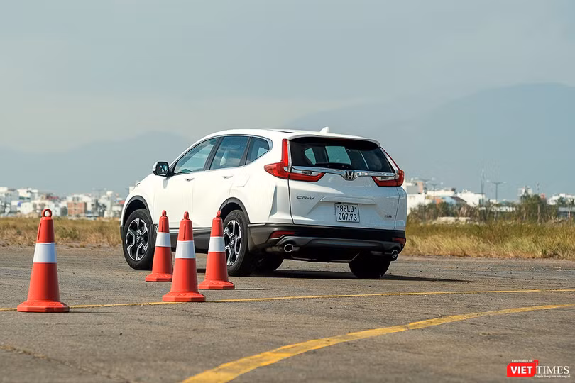 Honda Việt Nam bất ngờ tăng giá gần 200 triệu đồng đối với CR-V mới ảnh 1