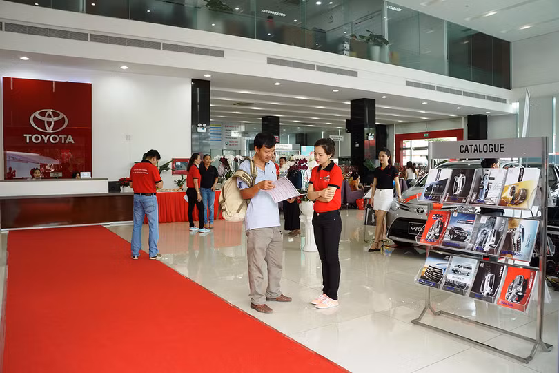 Kỳ vọng về giá xe giảm trong năm 2018 đã không diễn ra theo đúng ý muốn của nhiều người (Ảnh: Toyota Hùng Vương)