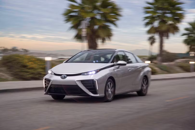 Toyota Mirai - mẫu xe Fuel Cell thương mại đầu tiên được phát triển hướng tới một phương tiện không phát thải